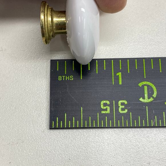 Vintage Lot of 8 White Porcelain & Gold Tone Cabinet Dresser Desk‎ Vanity Knobs - Picture 9 of 9